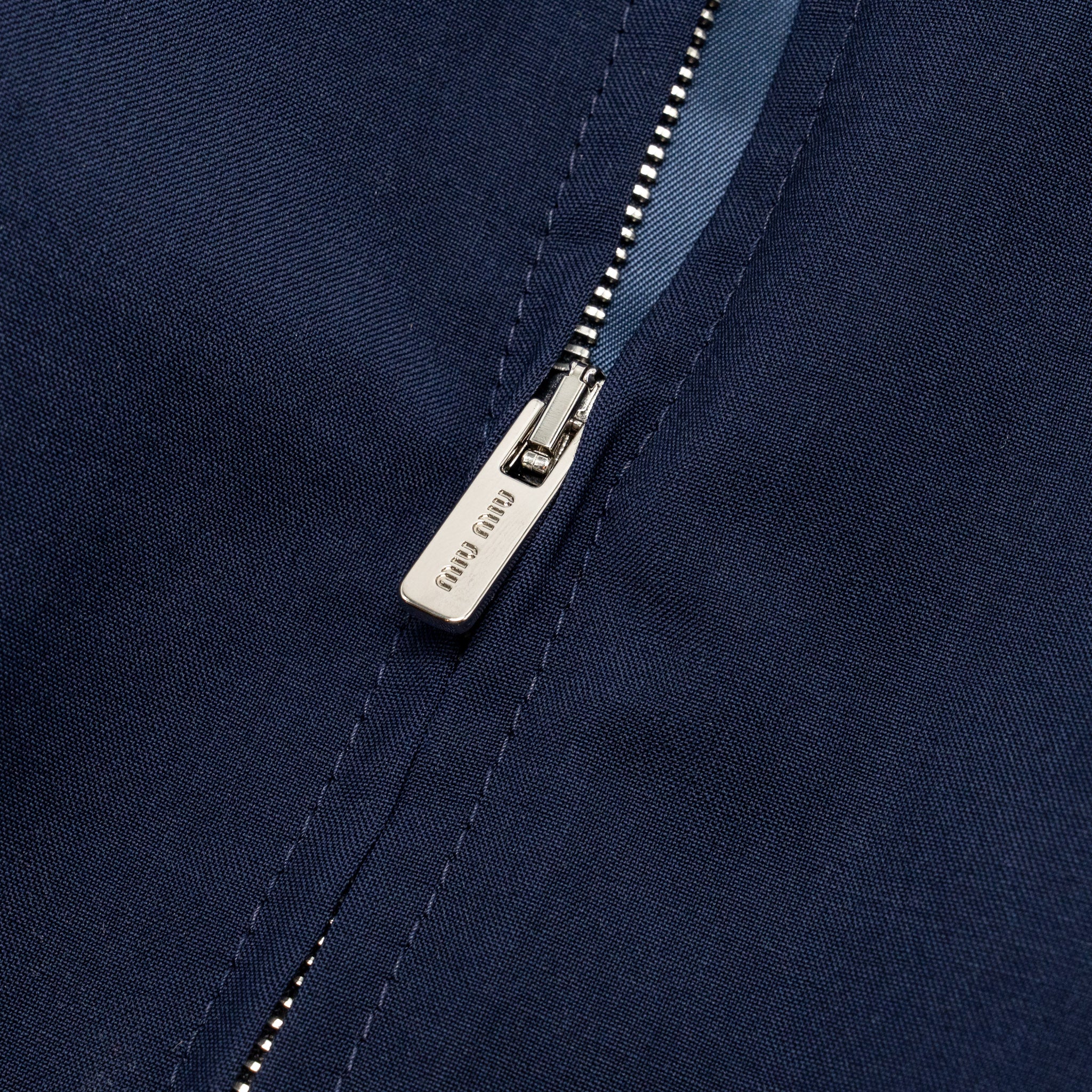Miu Miu Size 36 Cropped Blouson Jacket Virgin Wool / Mohair Navy - Image 4