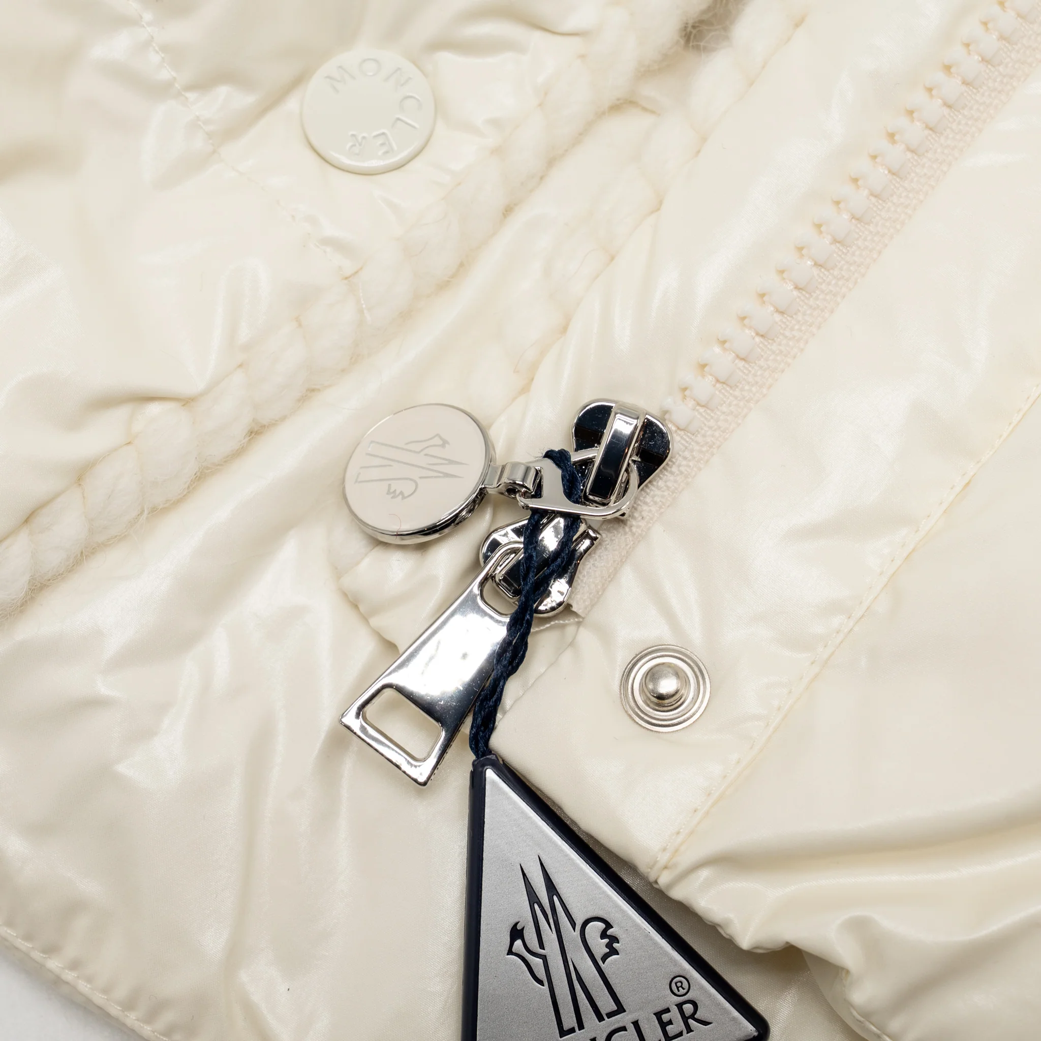 Moncler Size 0 Glareins Braided Trim Hooded Short Down Jacket Polyamide White - Image 4