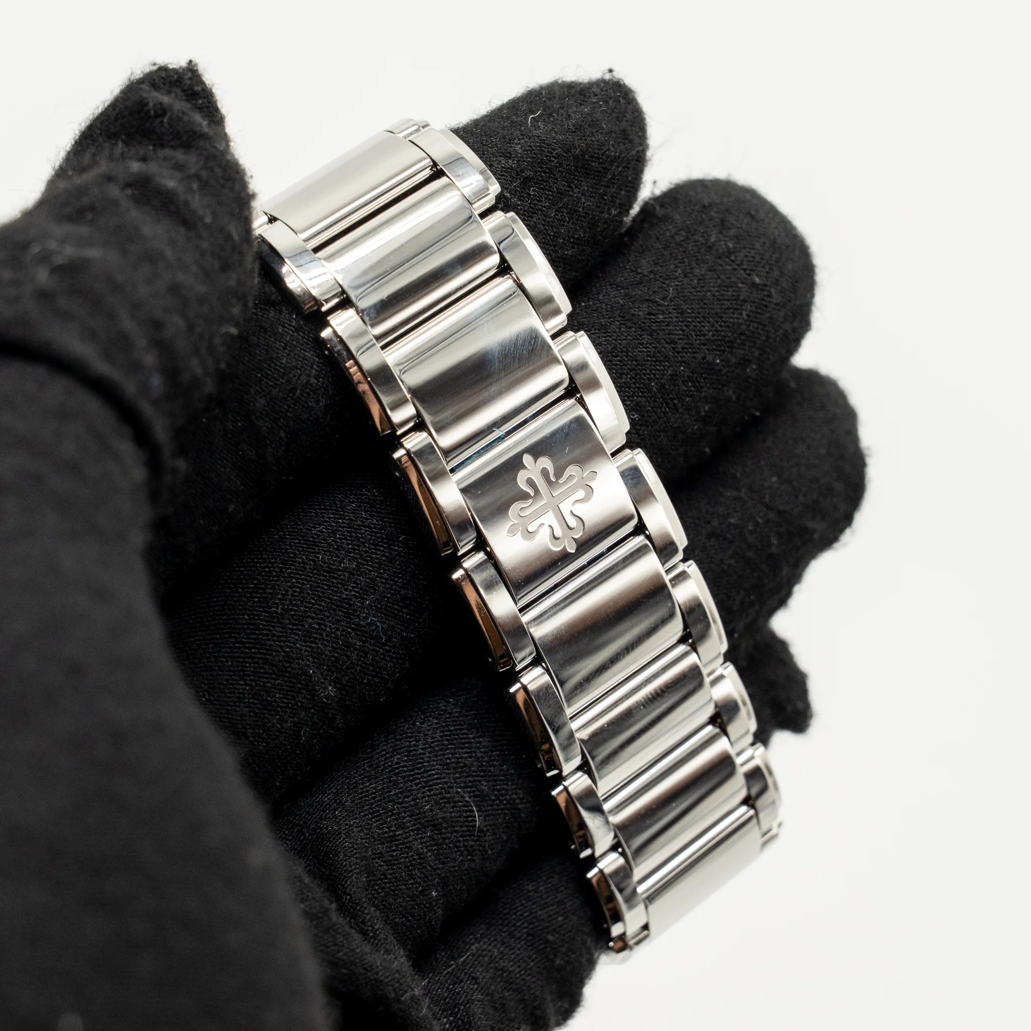 Patek Philippe twenty~4 Ref: 4910/1200A-010 - Image 7