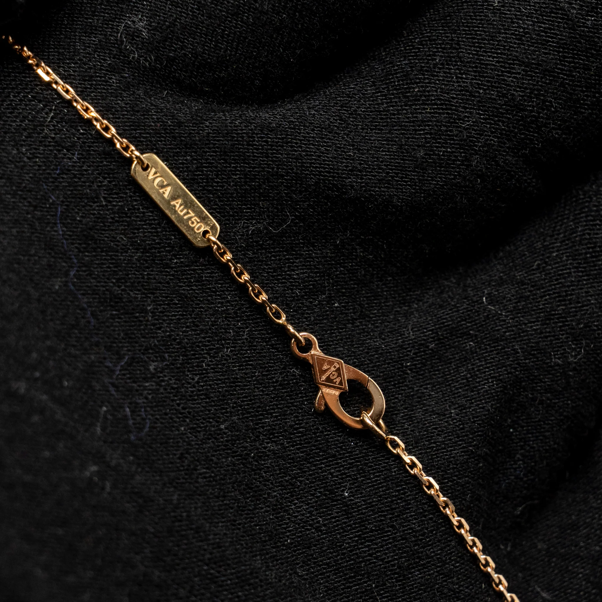 Van Cleef and Arpels 2023 holiday limited pendant silver obsidian / rose gold / diamonds - Image 5