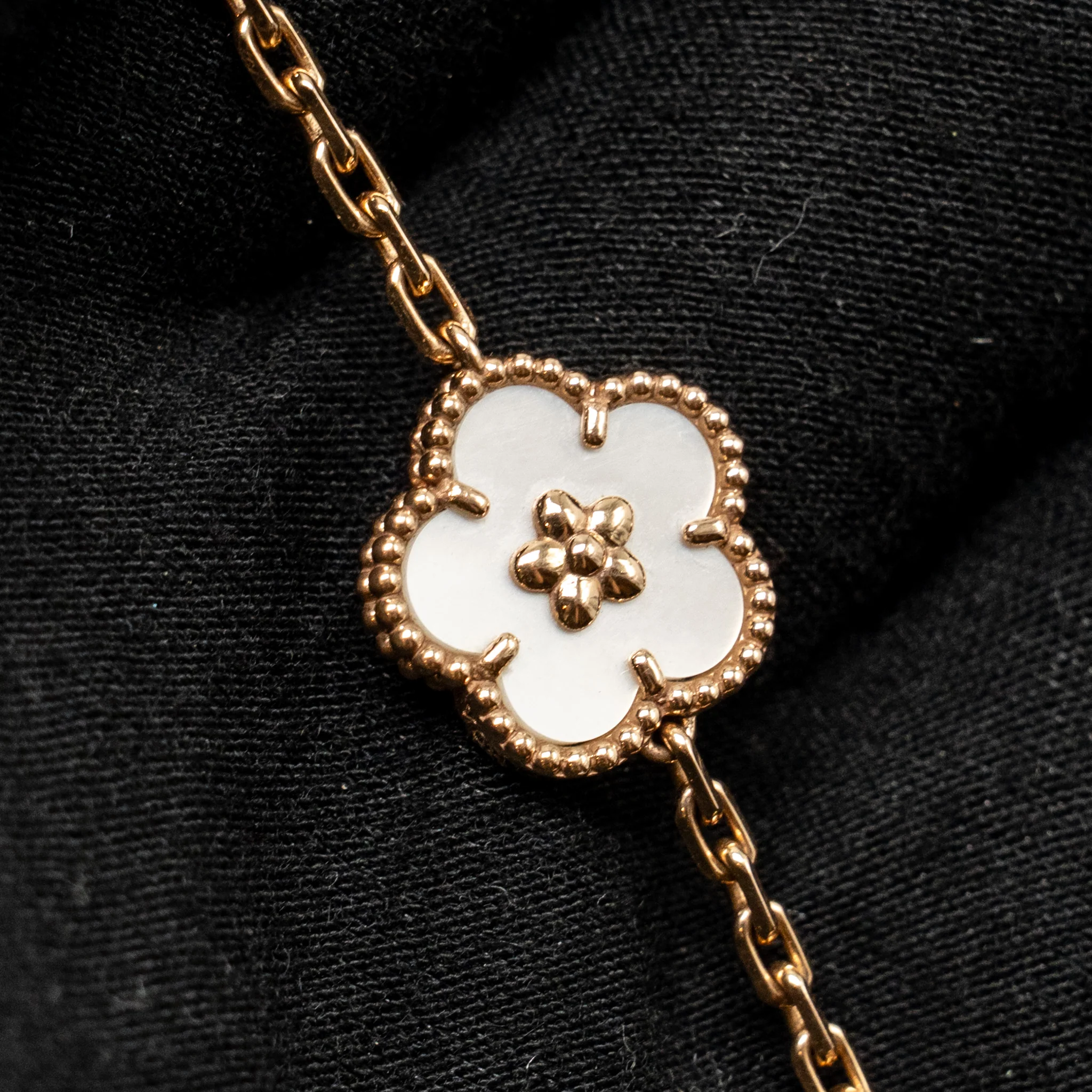 Van Cleef & Arpels Lucky Spring Bracelet 5 Motifs Rose Gold/White Mother Of Pearl/Carnelian/Onyx - Image 4