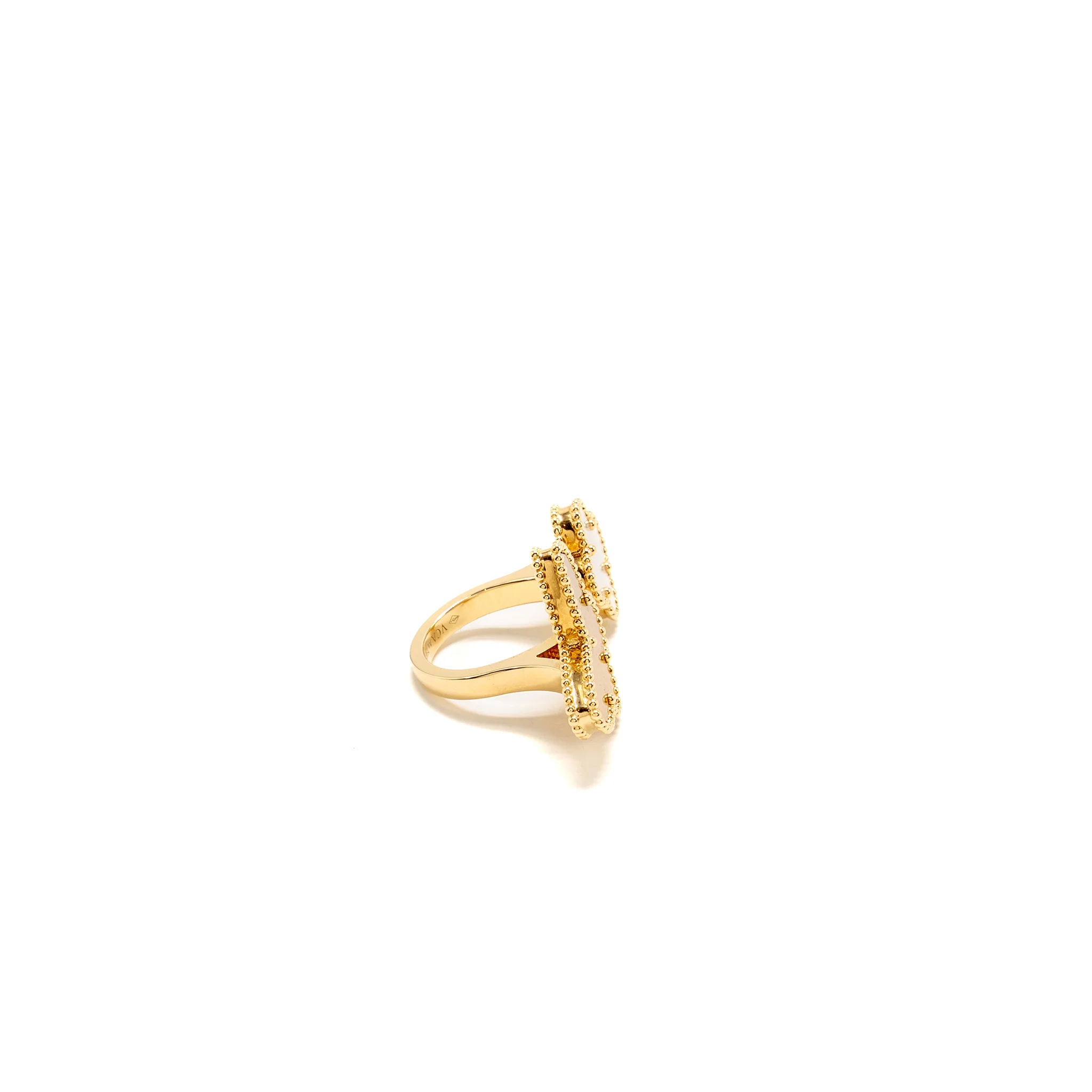 Van Cleef & Arpels Size 50 Lucky Alhambra Between The Finger Ring, Yellow Gold, White Mother-of-Pearl, Tiger’s Eye - Image 2