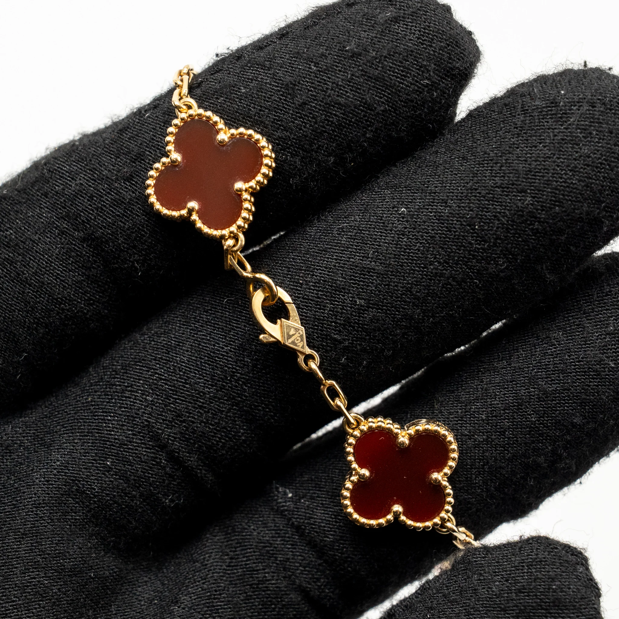 Van Cleef & Arpels Vintage Alhambra 5 Motif Bracelet, Yellow Gold, Carnelian - Image 3