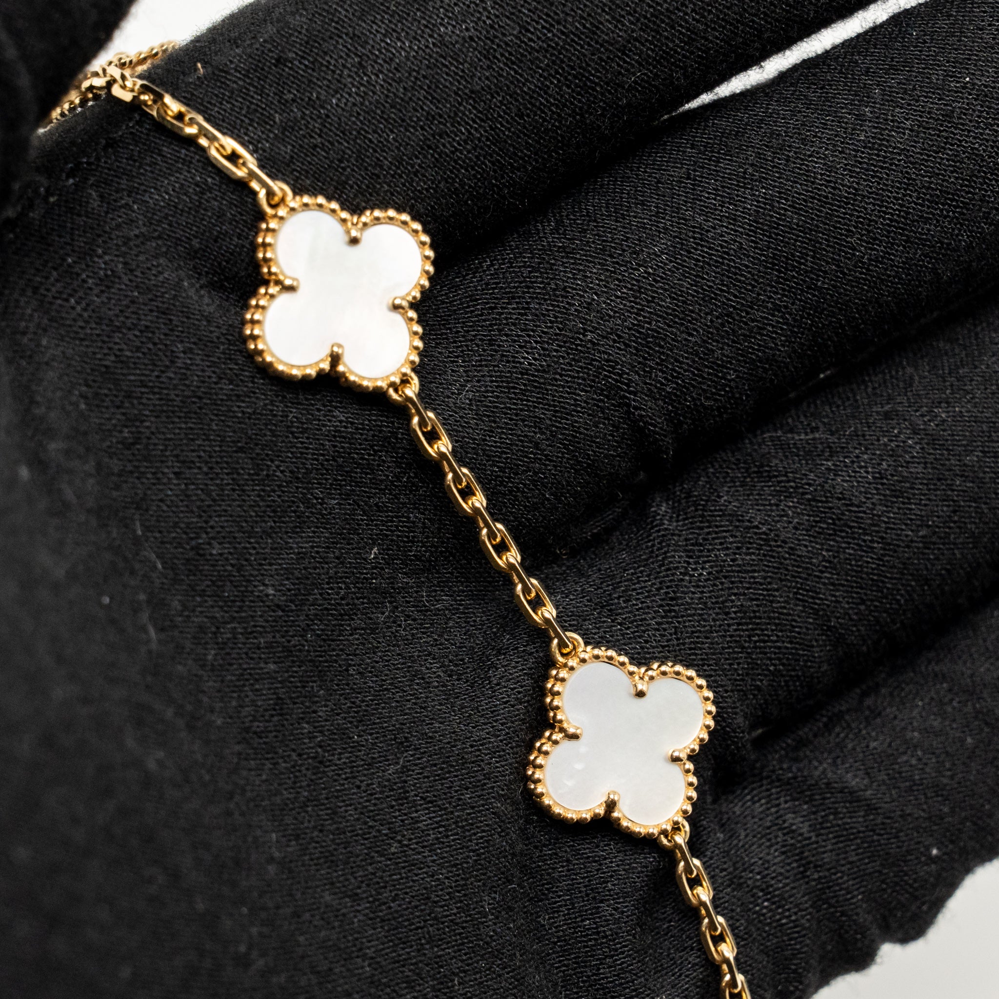 Van Cleef & Arpels Vintage Alhambra Bracelet, 5 Motifs Mother-of-Pearl / Yellow Gold - Image 3