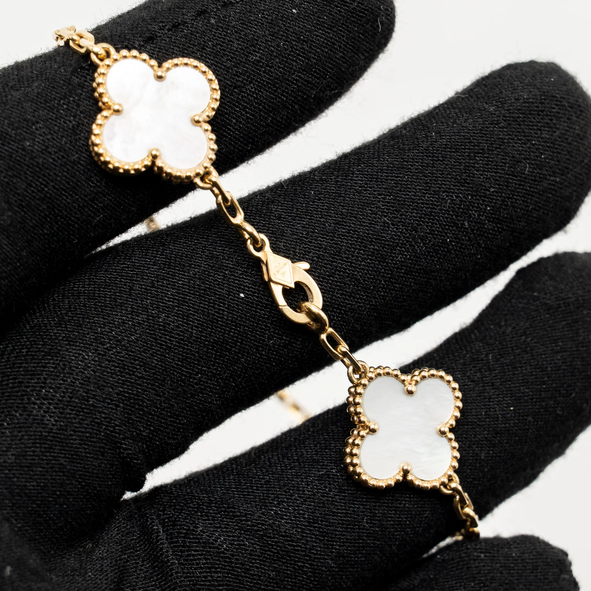 Van Cleef & Arpels Vintage Alhambra Bracelet, 5 Motifs Mother-of-Pearl / Yellow Gold - Image 4