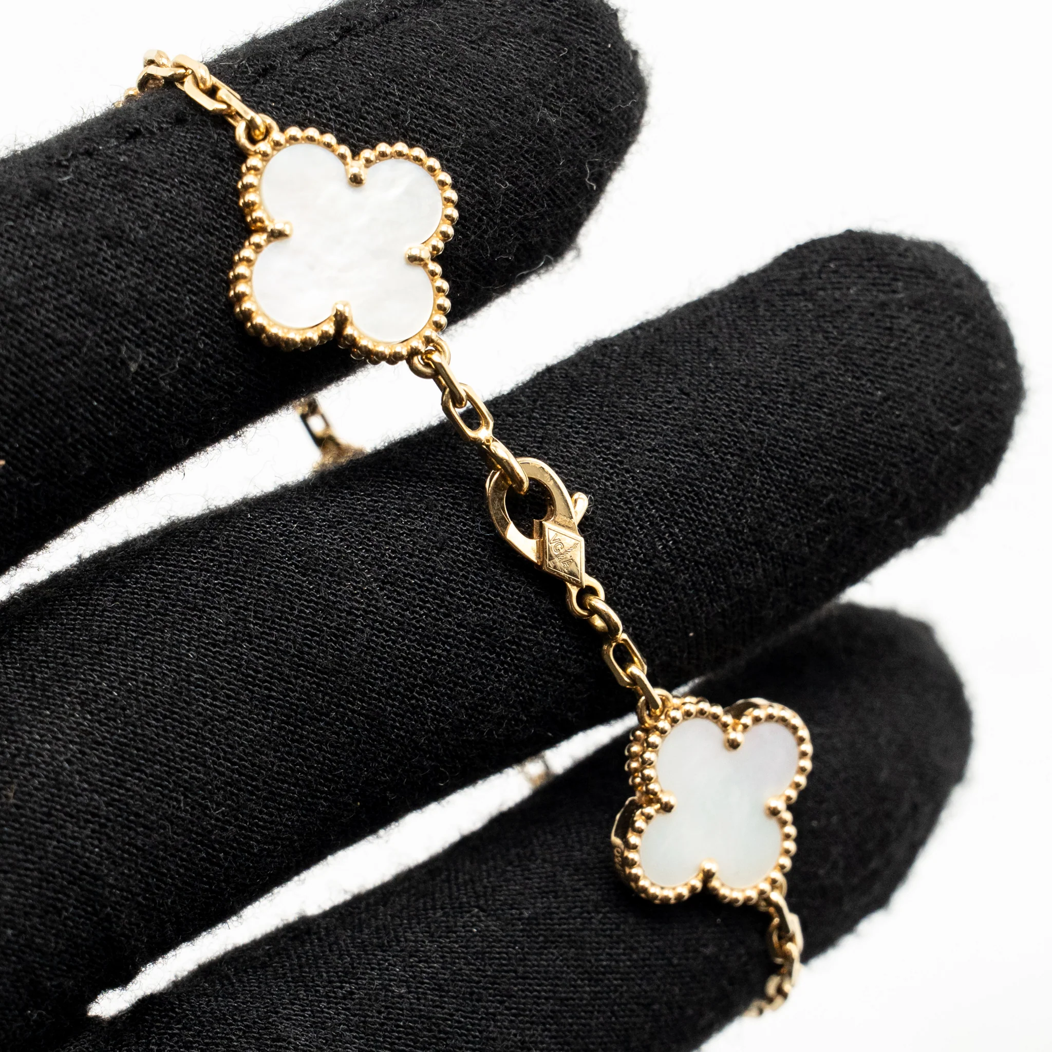 Van Cleef & Arpels Vintage Alhambra Bracelet, 5 Motifs, Yellow Gold, Mother-of-Pearl - Image 4