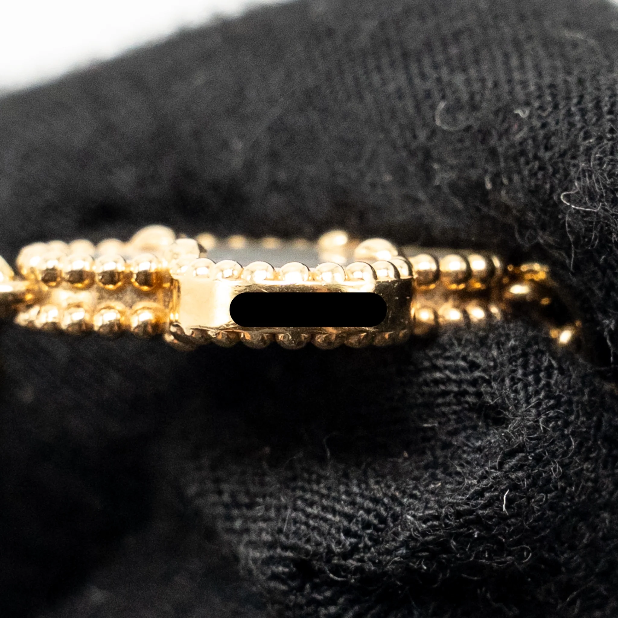 Van Cleef & Arpels Vintage Alhambra Bracelet, 5 Motifs, Yellow Gold, Mother-of-Pearl - Image 5