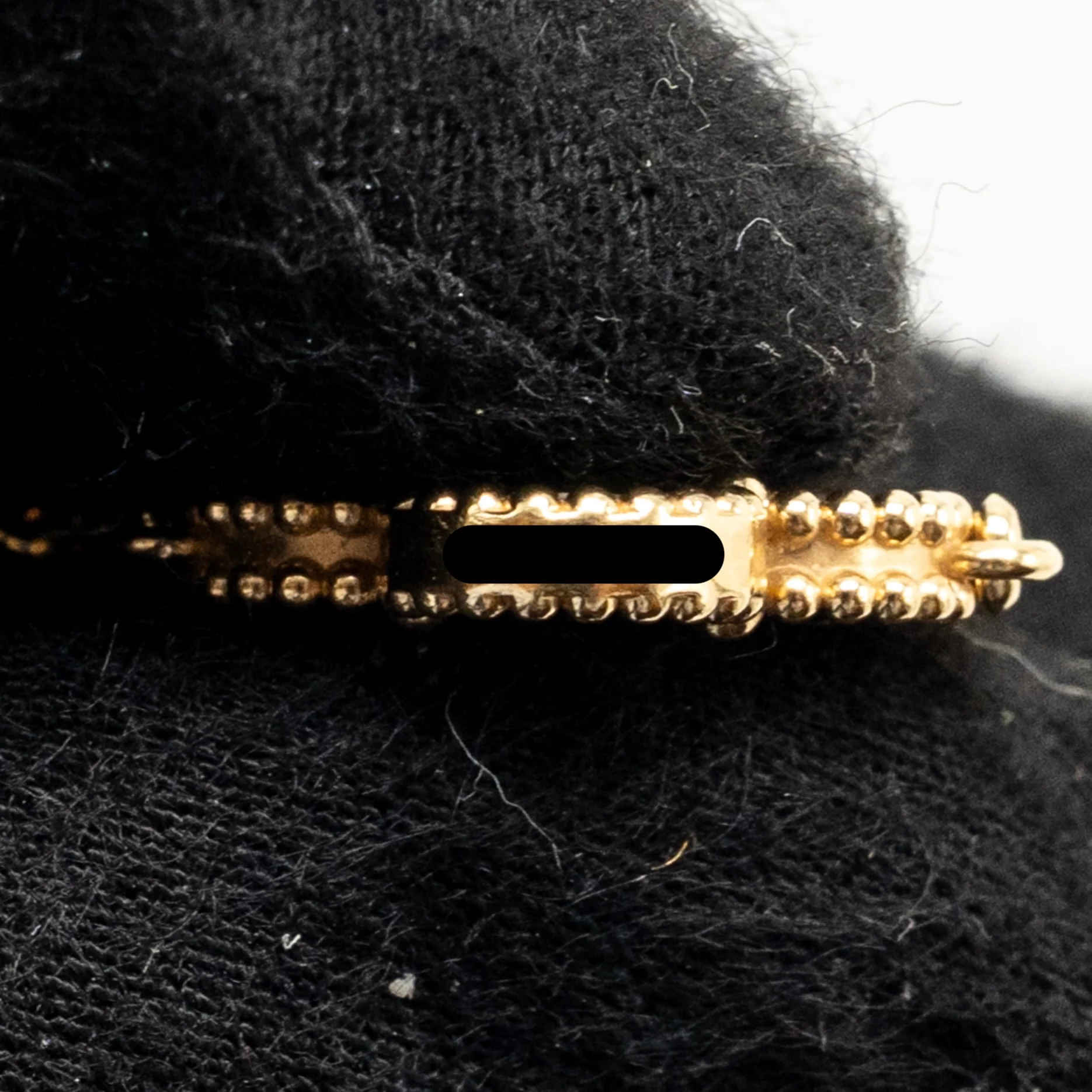 Van Cleef & Arpels Vintage Alhambra Bracelet, 5 Motifs Yellow Gold / Onyx - Image 5