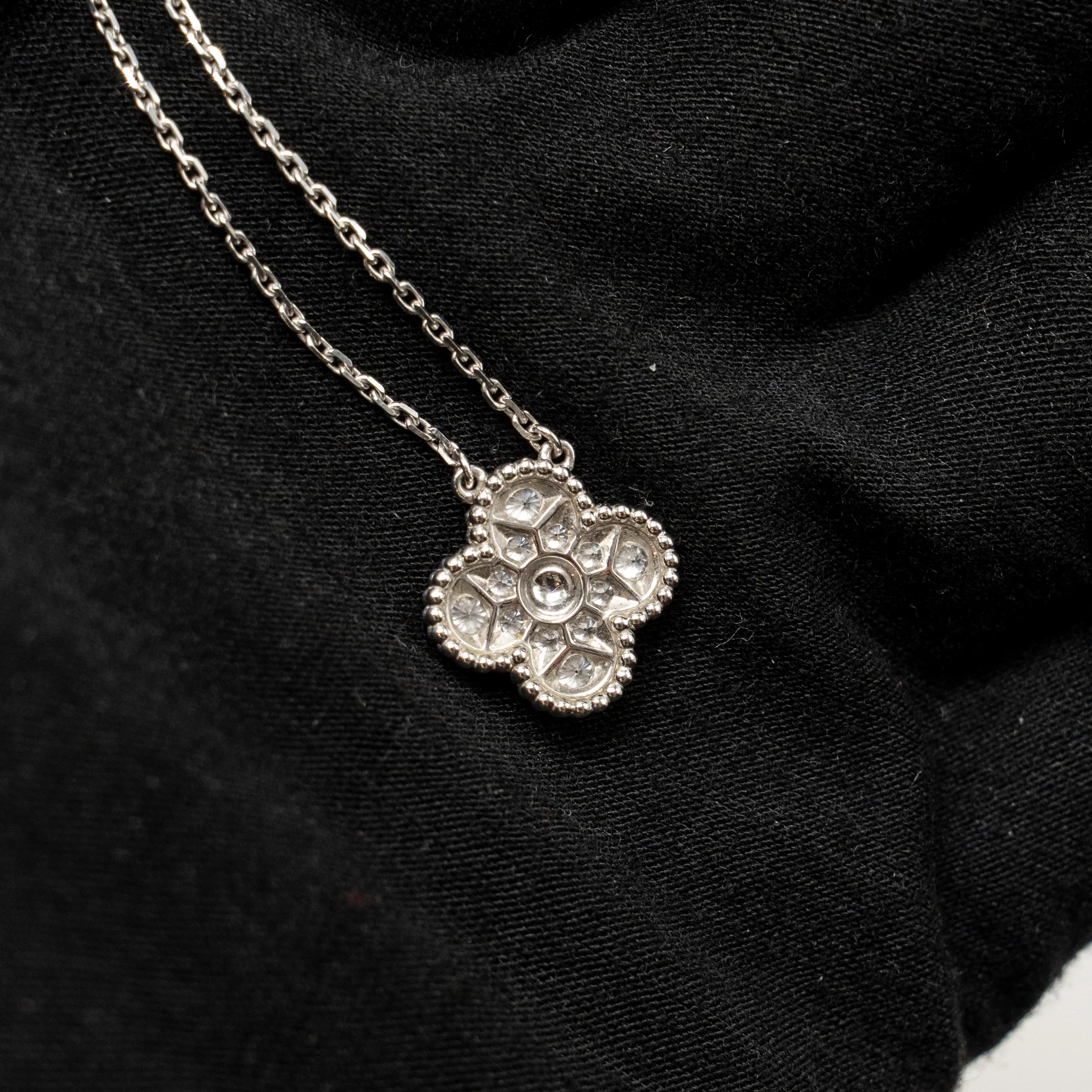 Van Cleef & Arpels Vintage Alhambra Pendant White Gold, Diamonds - Image 5