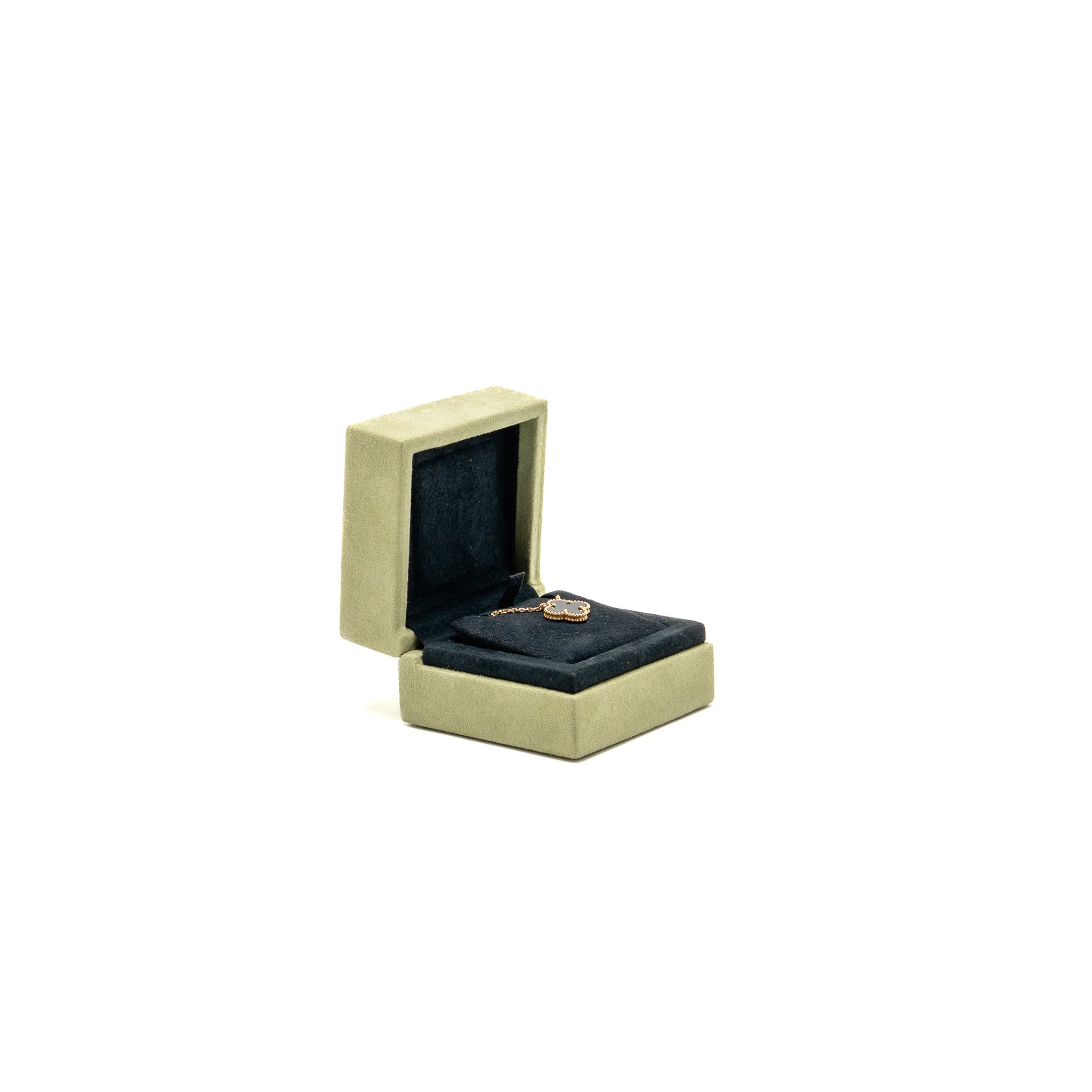 Van Cleef & Arpels Vintage Alhambra Pendant Yellow Gold, Onyx - Image 2